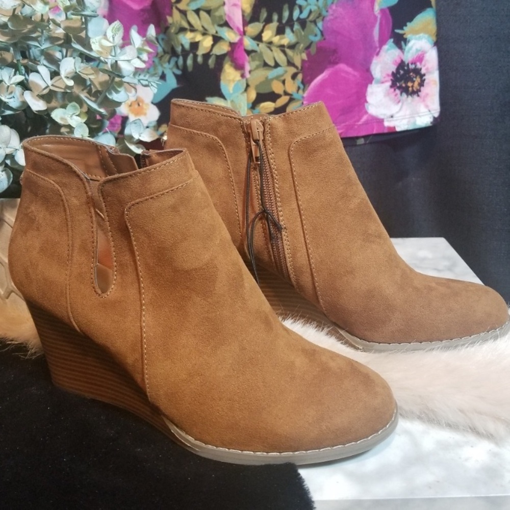 Wedge bootie Anne Klein